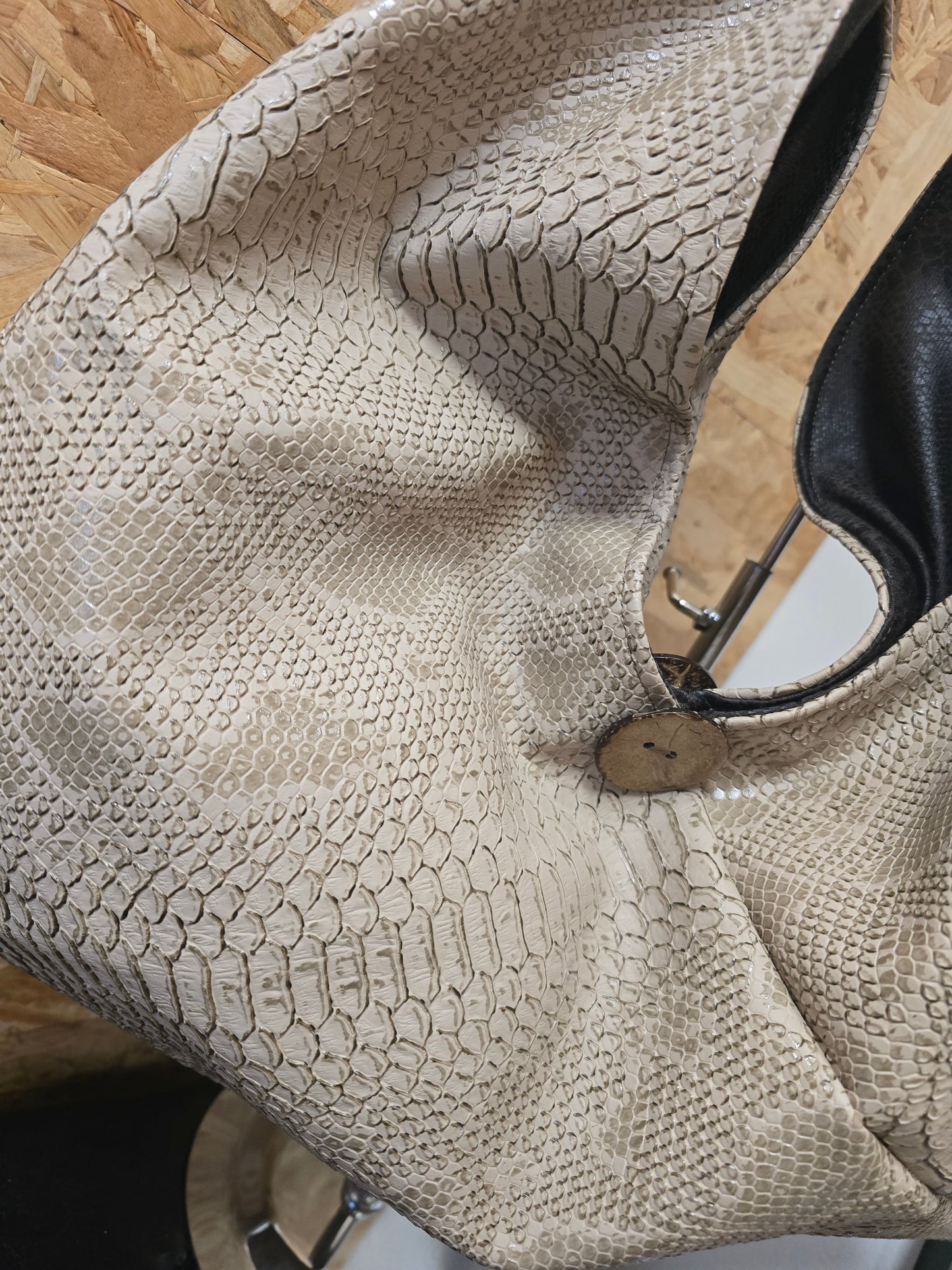 Creation artisanale SAC BEIGE origami en similicuir effet crocro