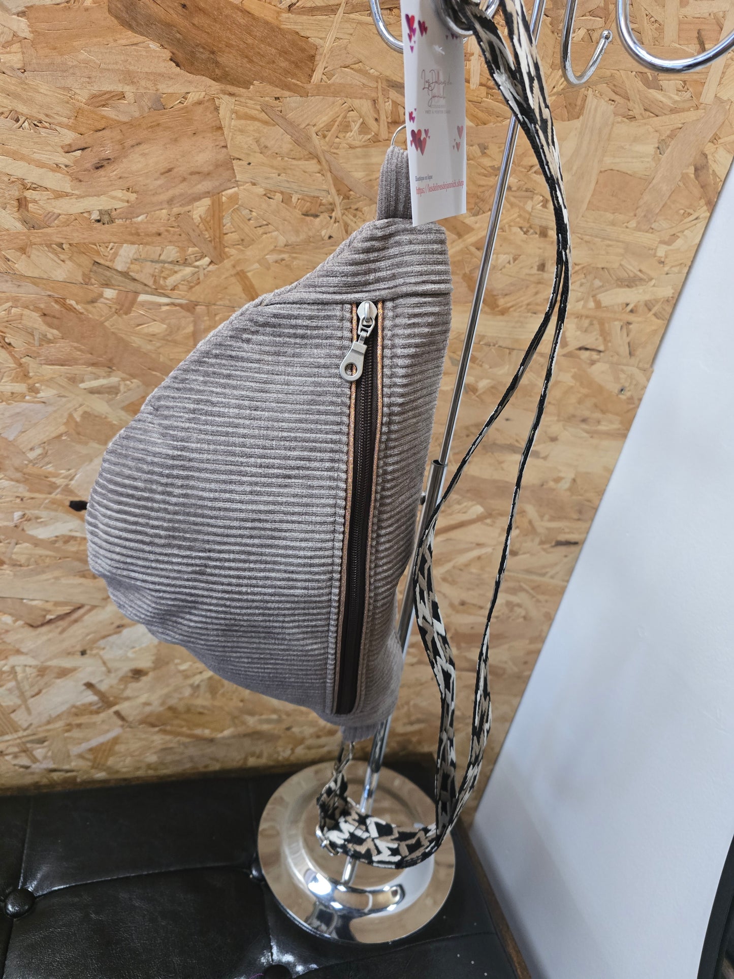 Creation artisanale SAC banane Taupe