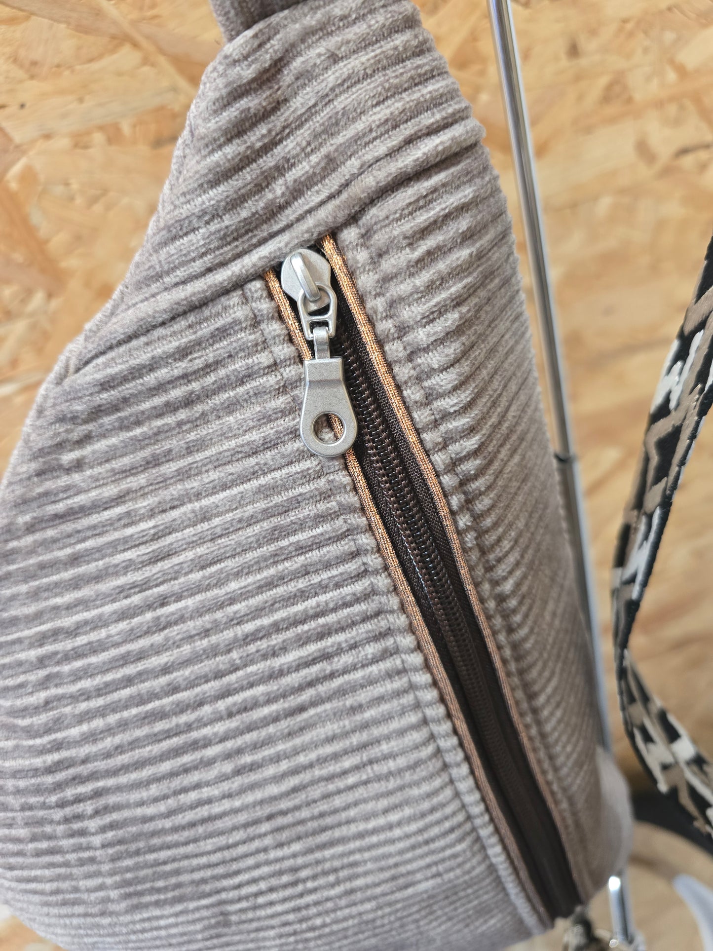 Creation artisanale SAC banane Taupe