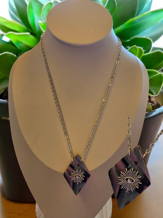 CREATION ARTISANALE collier avec pendentif